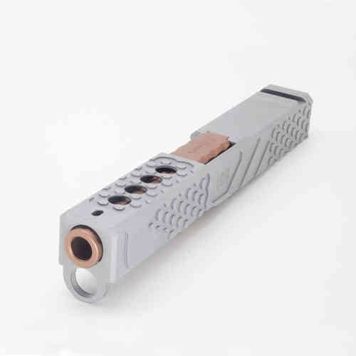 Il Carrello IGB Mamba per Glock 19 Gen 4 in argento offre una maggiore precisione e affidabilità, con un design robusto e leggero per prestazioni superiori.