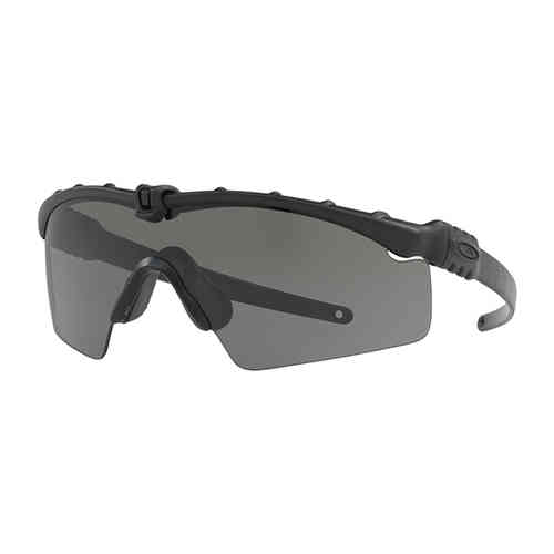 Le occhiali SI Ballistic M-Frame 3.0 di OAKLEY offrono protezione balistica, comfort eccezionale e una visione chiara grazie alla lente grigia, ideali per gli appassionati di tiro.