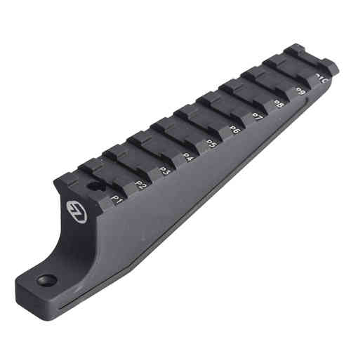 Il RAIL H34 L104 di ROME offre una struttura robusta e leggera, ideale per l'installazione di accessori su armi, garantendo versatilità e stabilità.