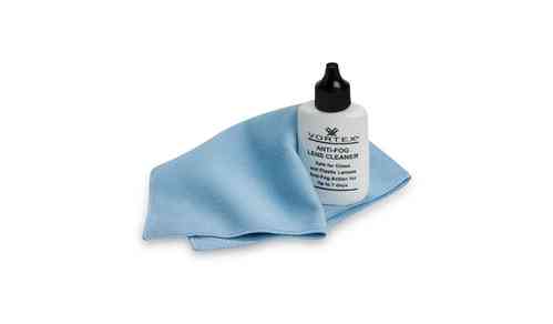 Il FogFree Lens Cleaning Kit di VORTEX offre una pulizia efficace e senza aloni per ottiche, garantendo visibilità cristallina e protezione contro l'appannamento.